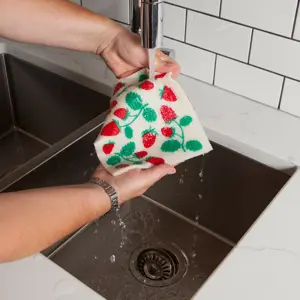 Danica - Swedish Dishcloth Variety : Strawberries - image 3